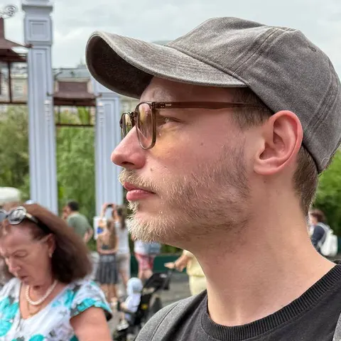 Антон Попов